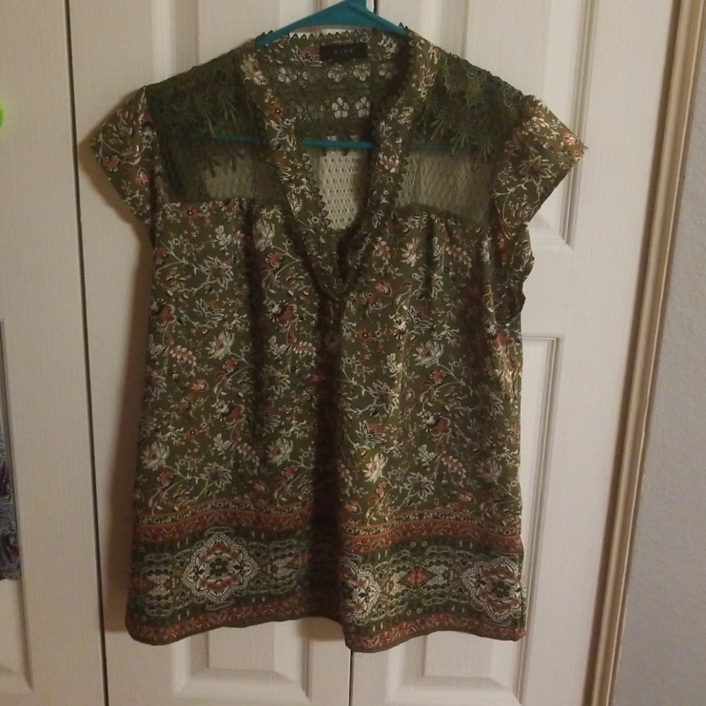 Floral print blouse